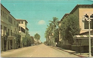 Postal sin usar Palm Beach Florida FL mirando hacia el este en la famosa Worth Avenue South - Imagen 1 de 2