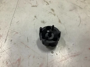 NEW GENUINE OEM STIHL MS 271 CHAINSAW AIR FILTER TWIST ON MOUNT - Picture 1 of 1