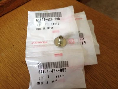 Guardabarros Honda Inserto de metal para ojales de goma 1974 CR250M CR125M 61104-428-010 Foto 1 de 3