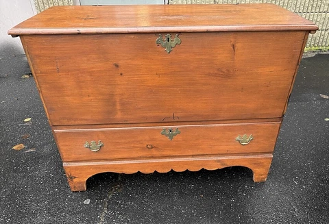 Original Early American pine 6 board blanket chest w drawer New England c1800 Cover