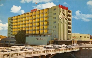 Newt Crumley's Holiday Hotel & Casino Vtg Cars Scene Reno,NV Vtg 50's Postcard - Picture 1 of 2
