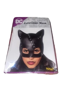 DC Comics Officially Licensed BLACK CATWOMAN MASK Spirit Halloween One Size NEW - Picture 1 of 2