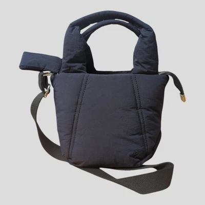 Bolso de Mano Street Level Hazel Mini Nylon Hinchado Raro Azul Marino con Correa Negra Foto 1 de 4