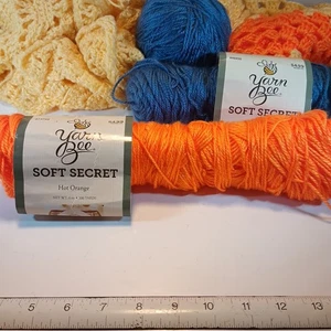 2+ Pfund weiches Secret Garn Biene Denim heiße Traube orange gelb - Bild 1 von 6