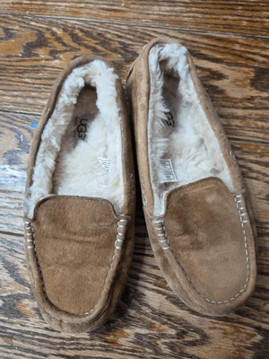 Zapatillas mocasín de gamuza marrón castaño Ugg Ansley para mujer talla 7 Foto 1 de 4