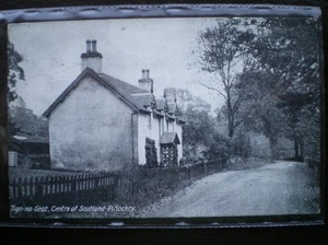 POSTCARD PITLOCHRY TIGN-NA-GEAT CENTRE OF SCOTLAND - Picture 1 of 1