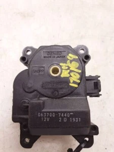 01 02 03 04 05 06 Lexus LS430 AC Vent Actuator 063700-7440 - Picture 1 of 12