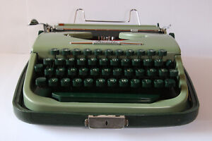 Machine à écrire vintage Brosette fabriquée en Allemagne à partir de 1954 nettoyée-entretenue-testée