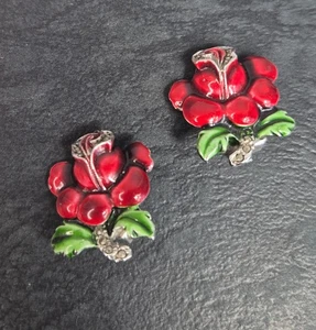 Pendientes Vintage Años 50/60 Rosa Roja Flor Clip en Pendientes Rockabilly Kitsh - Imagen 1 de 3