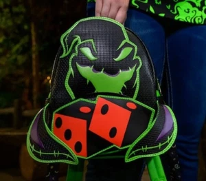 Mini Mochila RARA Loungefly Parques Disney 2023 Oogie Boogie Brilla en la Oscuridad - Imagen 1 de 5