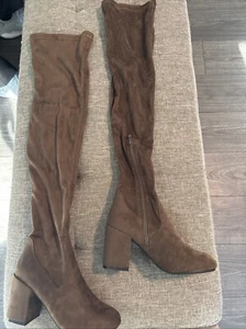 Damen Overknee Stiefel Größe 10 braun mit 3,5" Absatz und seitlichem Reißverschluss - Bild 1 von 7