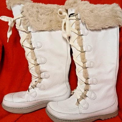 Vintage Earth Summit Knee High White Aspen Lace Up Boots size 7 with box - Image 1 of 4