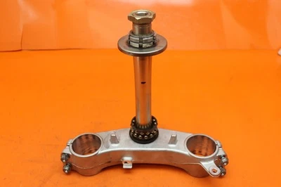 06-24 SUZUKI GSXR 600 750 OEM HORQUILLA DELANTERA RECTA ABRAZADERA INFERIOR TRIPLE ÁRBOL VÁSTAGO Foto 1 de 4