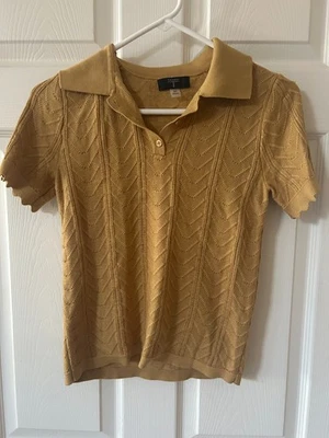 Top para mujer Tahari cuello manga corta tejido mostaza talla mediana Foto 1 de 4