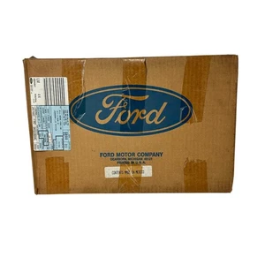 Ford OEM Floor Carpet / Mat – Part No. F7RZ-5413106-AAC – Contour / Carpet Mat - Bild 1 von 4
