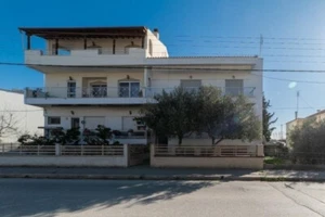 Wohnung und Souterrainwohnung zu Verkaufen in Griechenland - Bild 1 von 9