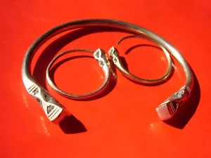 Niger Tuareg Armband und Reifen Ohrringe mit eckigen Enden Schmuck Set - Bild 1 von 7