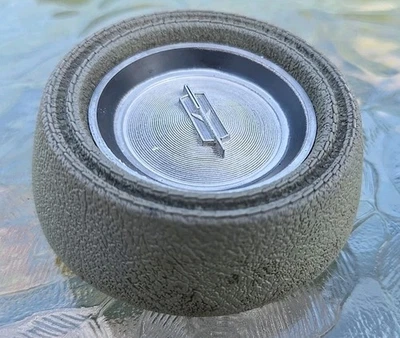 Oldsmobile Cutlass S 442 Supreme F85 1968 1969 bocina tapa botón verde claro Foto 1 de 4