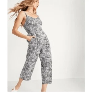Old Navy Cami Jumpsuit black and white palm leaf print size XL cotton blend - Picture 1 of 8
