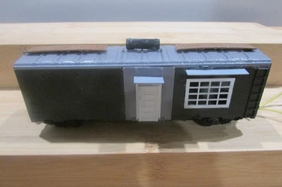 HO Scale Undecorate 40' Box Car Converted into a mobile office(Custom) C1116 - Image 1 of 4