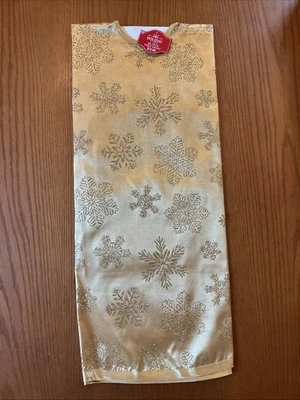 Navidad 48” Fina Ligera Árbol Falda Brillo Dorado Copos de Nieve Sobre Dorado Foto 1 de 2