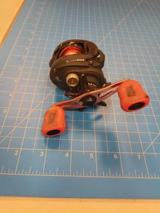 Abu Garcia Black Max Baitcast Reel 6.4 1 Gear Ratio Fishing Reel Black - Picture 1 of 7