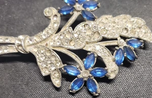 Spilla spilla fiori strass blu gioielli vintage LEGGI - Foto 1 di 5
