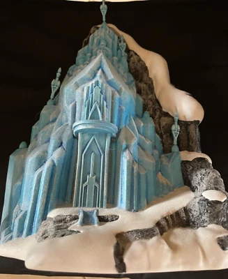Ледяной дворец Эльзы Disney Frozen Dept 56 освещенный дом 4048962 с коробкой 3 сломанными флеронами - Изображение 1 из 4