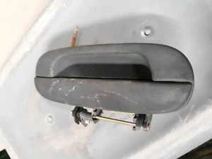 02-09 GMC ENVOY CHEVY TRAILBLAZER LEFT REAR EXTERIOR DOOR HANDLE - Imagen 1 de 3