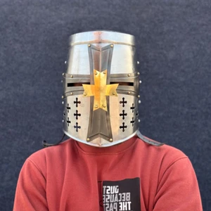 Casco de caballero cruzado medieval templario cruz de latón LARP y utilería de juego de rol - Imagen 1 de 7