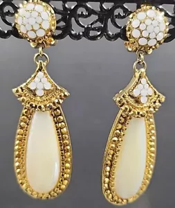 Pendientes colgantes de clip madre de perlas y cristal JOSE AND MARIA BARRERA - Imagen 1 de 9