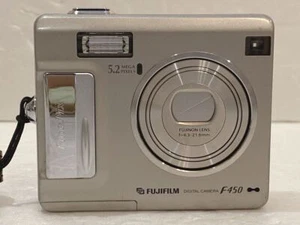 Fujifilm FinePix F450 silver compact digital camera English language Working - Picture 1 of 4