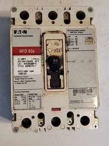 Disyuntor Eaton Cutler Hammer HFD3050BP10 3 polos 50 amperios tipo HFD 65K - Imagen 1 de 3