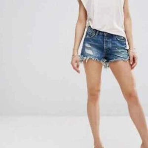One X One Teaspoon | Medium Wash High Waist Bonita Cut Off Raw Hem Shorts 27 - Bild 1 von 13