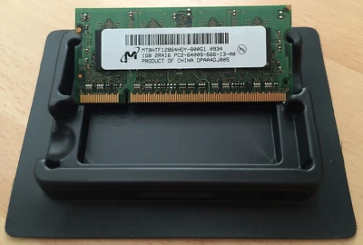 Micron 1GB 2RX16 PC2-6400S-666-13-A0 (MT8HTF12864HDY-800G1 0934) Laptop Memory - Image 1 of 2
