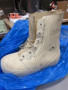 BATA GI Mickey Mouse Boots extreme cold weather boots Size 9 XW - Picture 1 of 3