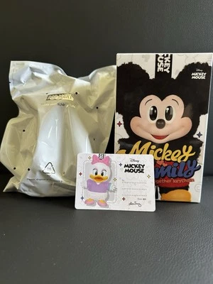 Lindo llavero de felpa Pop Mart Mickey Family Together - Margarita - 100 % auténtico Foto 1 de 4