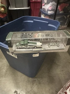 M2 Machines Hauler Super Chase Quaker State 1969 Ford F250 & Belly Tanker - Picture 1 of 2