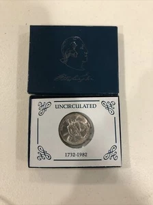 1982-George Washington Silver Half Dollar Uncirculated w/Box - Picture 1 of 2