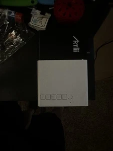 Artlii Mini LED / LCD Portable Pocket Projector - Picture 1 of 4