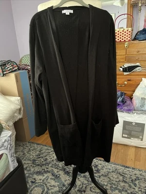 Suéter Largo Kim Rogers Negro Frente Abierto Tejido Suave Foto 1 de 4