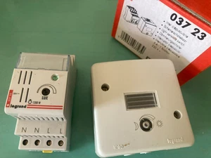 Legrand Interrupteur crépusculaire à cellule déportée 0 a 200 lux 03723 - Foto 1 di 1