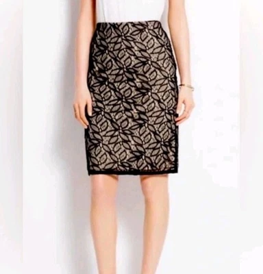 Falda Midi Ann Taylor Negra Floral Encaje Superpuesto Talla 6P Hada Bruja Oscura Romántica Foto 1 de 4