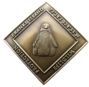 PRANKE ISLAND - WESTARCTICA 10 DOLLARS 2011 PENGUIN BIRD SQUARE UNC COIN - Picture 1 of 2