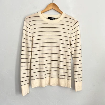 Club Monaco 羊毛 Mackenzie 条纹毛衣女式中号象牙色黑色缺陷 — 第 1/4 张图片