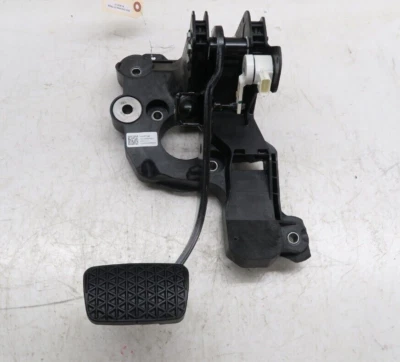 Conjunto de pedal de freno inferior delantero izquierdo Chevrolet Trax 2024 2025 OEM 60009134 Foto 1 de 4