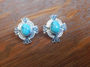Pendientes perforados vintage navajo azul turquesa estampados a mano de plata de ley - Imagen 1 de 6