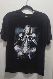 Marilyn Monroe Dallas Cowboy T-Shirt - Bild 1 von 3