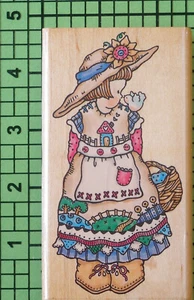 Friendly Chat 711K Wood Mounted rubber stamp by Penny Black 1997 Girl and Bird - Picture 1 of 3