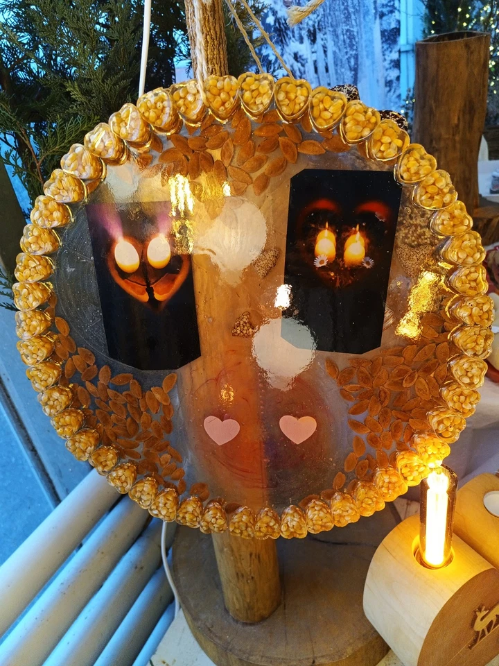 N-20 Handgefertigtes Serviertablett mit Herzdesign – Ein Stück Natur für Ihr... - Bild 1 von 1